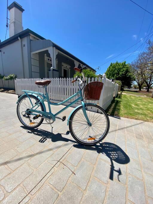 Macleay Cottage With Plunge Pool And Local Arts Dubbo Extérieur photo